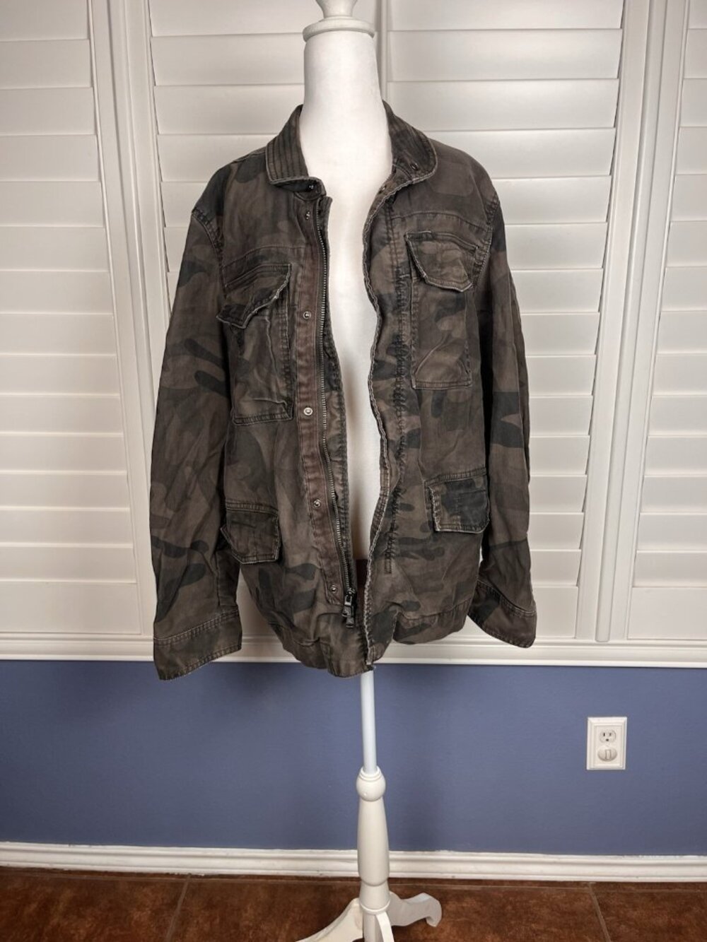 Express Design Studio Women’s M Camo Utility Field Jacket Military Cargo